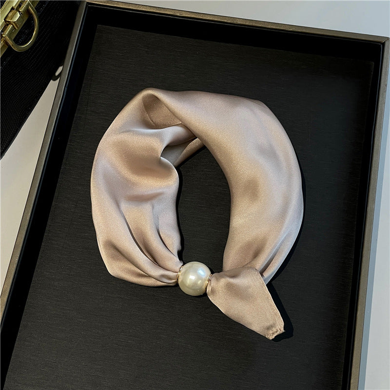 🧣 Effortless Glamour: Pop-On Pearl Necklace Scarf ✨