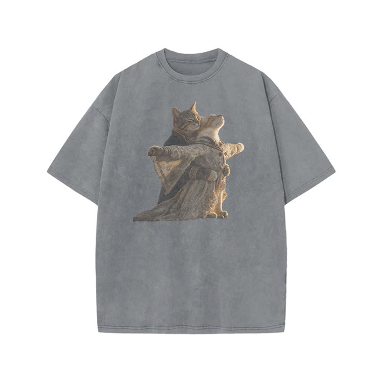 Artful Hugging Cats Print Acid Washed T-shirt