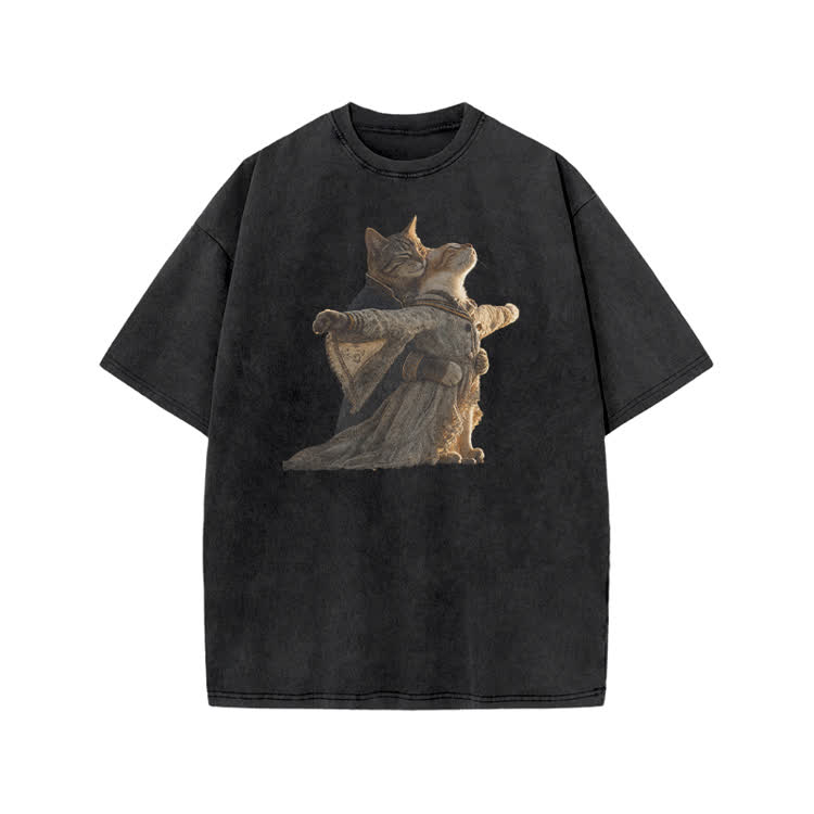 Artful Hugging Cats Print Acid Washed T-shirt
