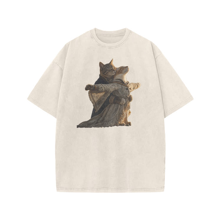 Artful Hugging Cats Print Acid Washed T-shirt