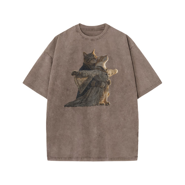 Artful Hugging Cats Print Acid Washed T-shirt