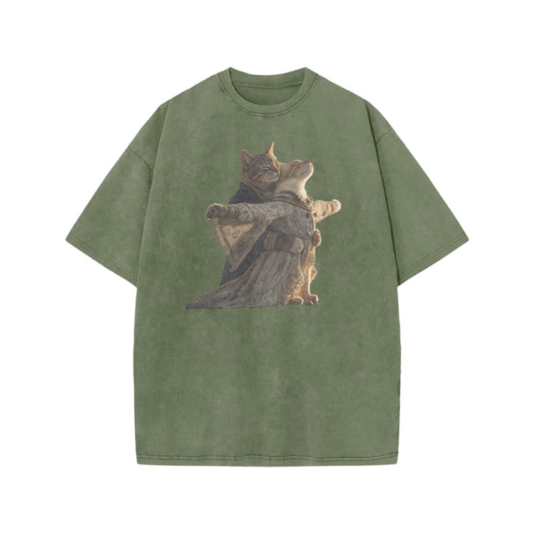 Artful Hugging Cats Print Acid Washed T-shirt