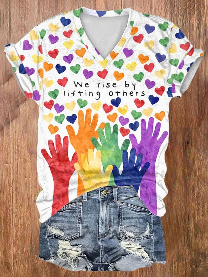 Women'S We Rise By Lifting Others Heart Rainbow Print V-Neck T-Shirt